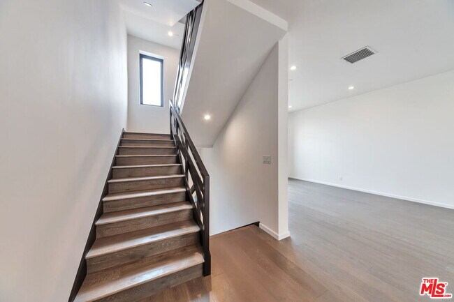 Building Photo - 1824 Redondo Blvd