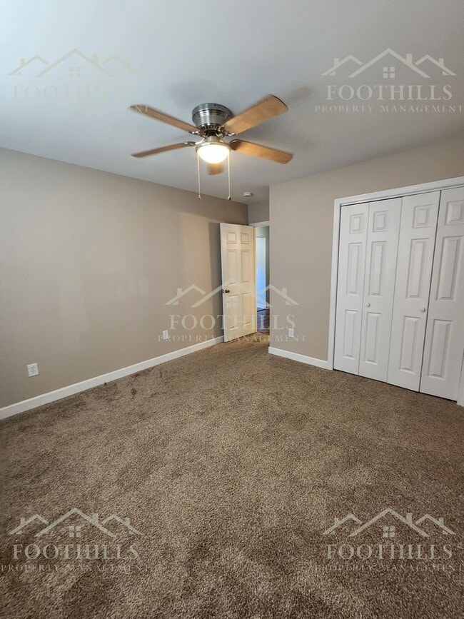 Building Photo - 613 N Pointe Creek