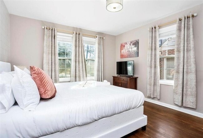 Building Photo - 1277 Blvd Lorraine SW