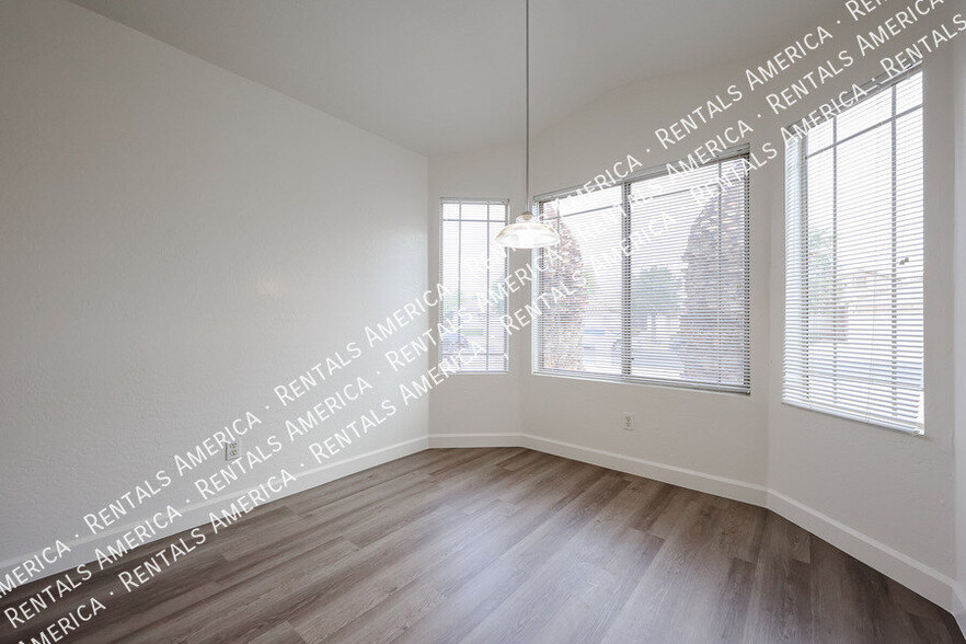 Building Photo - 10845 E Dragoon Ave