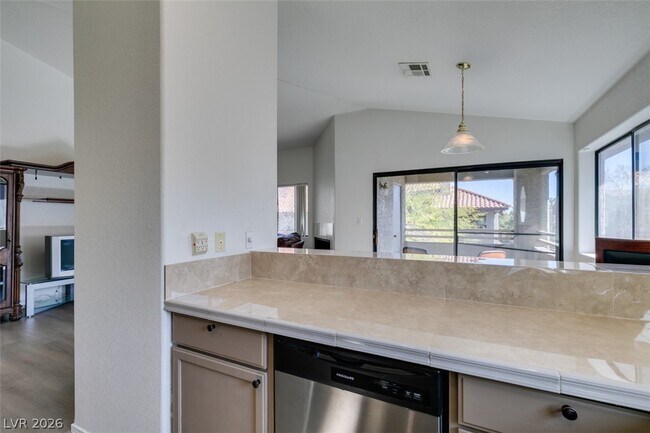 Building Photo - 5054 S Rainbow Blvd