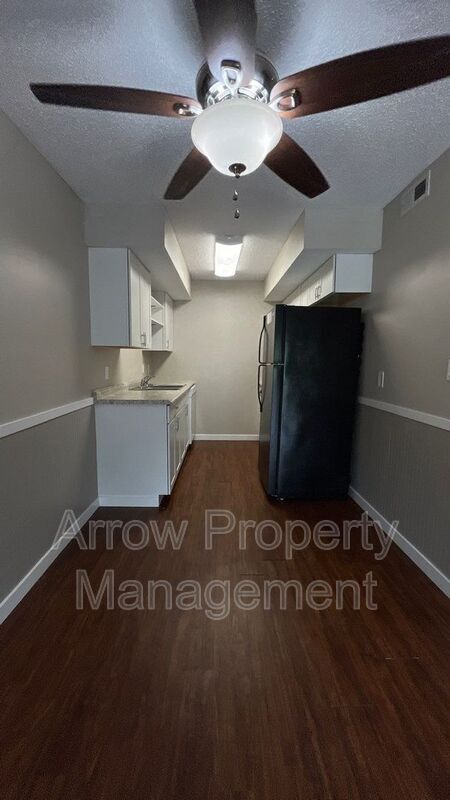 Building Photo - 3405 Holdrege St