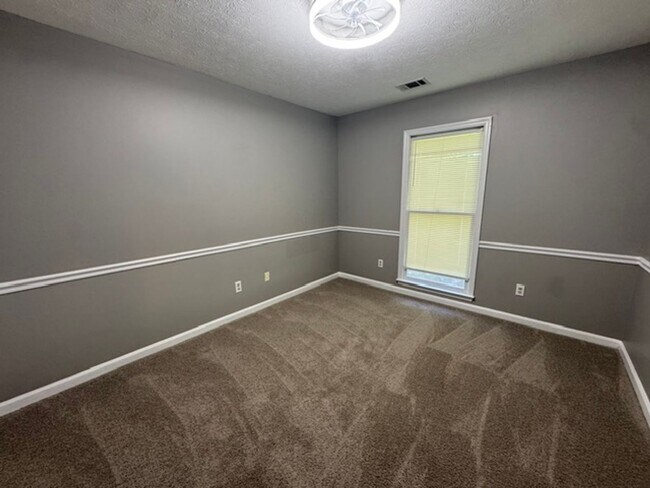 Building Photo - 108 Wolverine Ct