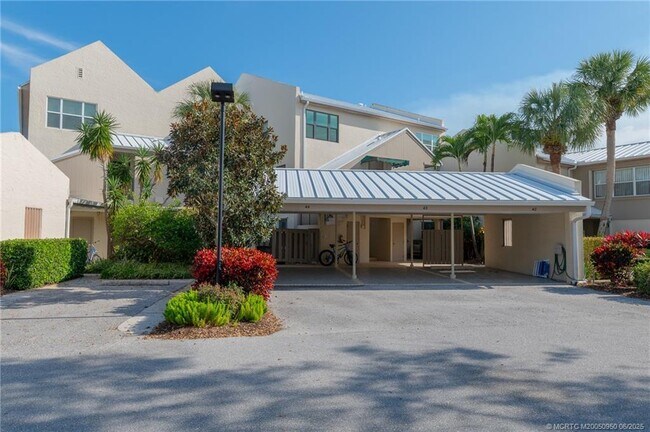 Building Photo - 3901 SE St Lucie Blvd