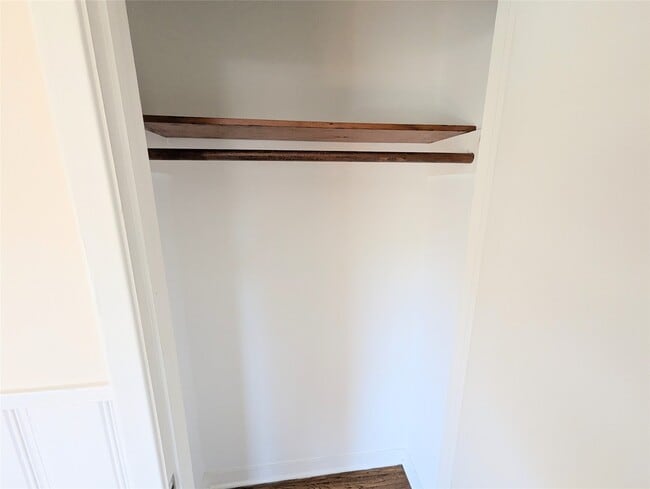 Building Photo - 2504 Kingston St