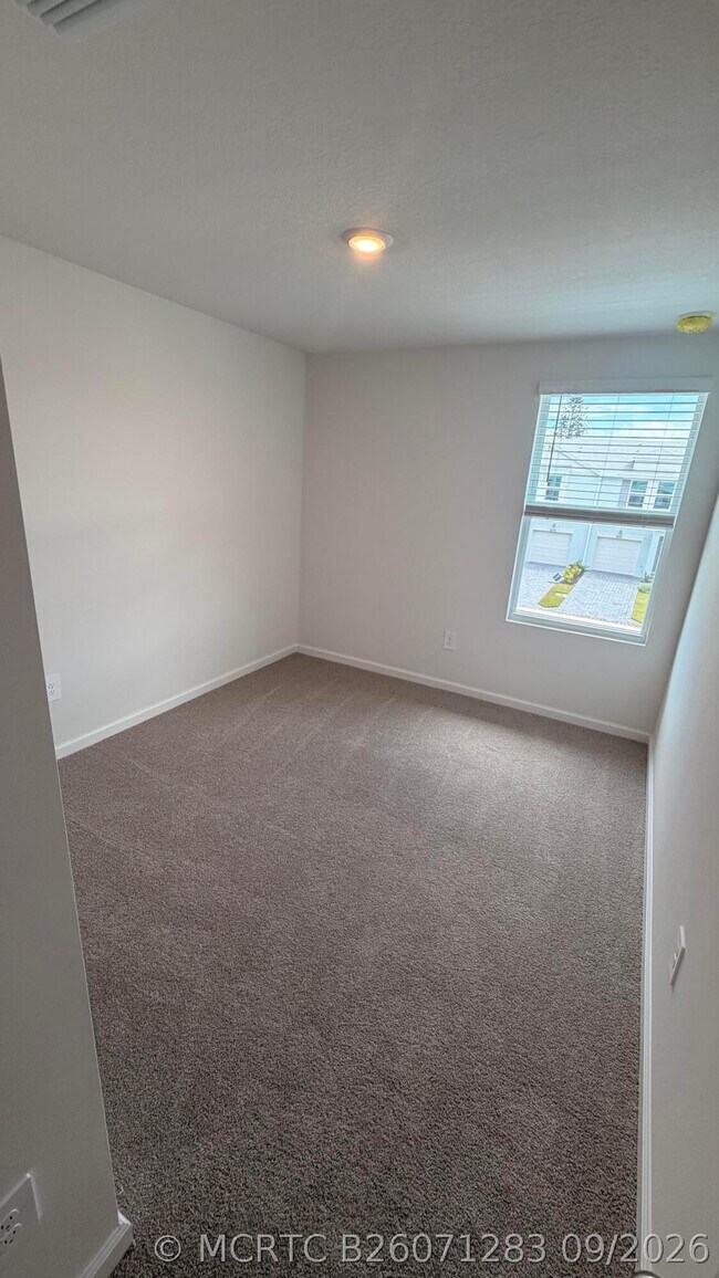 Building Photo - 651 Salisbury Cir