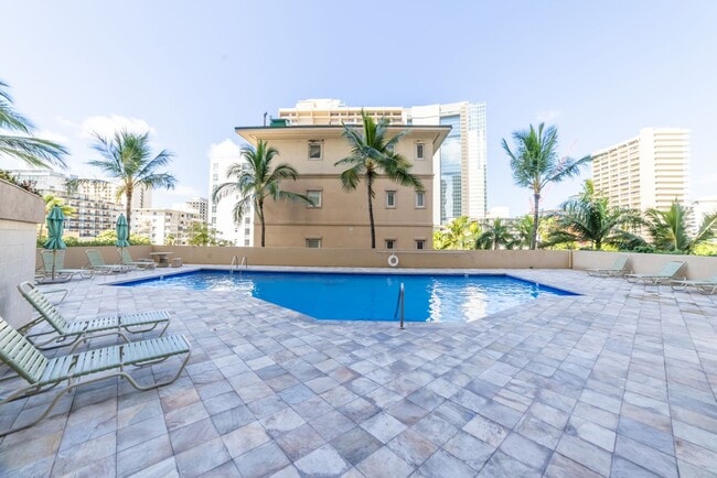 Building Photo - AVAILABLE NOW |  2 Bedroom, 1 Bathroom Apartment | Located at Ala Wai Plaza | 1 Assigned/Covered ...