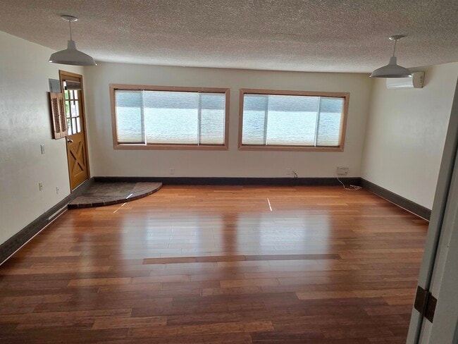 Building Photo - 210 Stadium Dr S