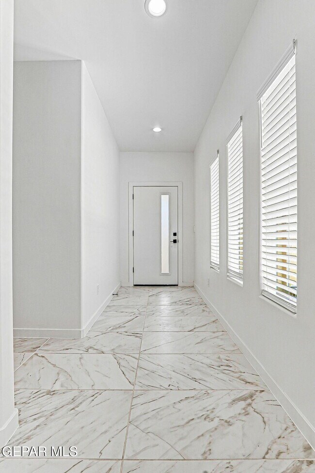 Building Photo - 13909 Paseo Perlas Dr