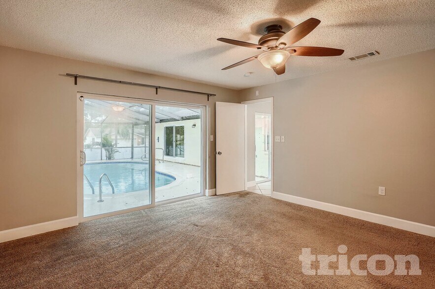 Building Photo - 215 Hillcrest Dr