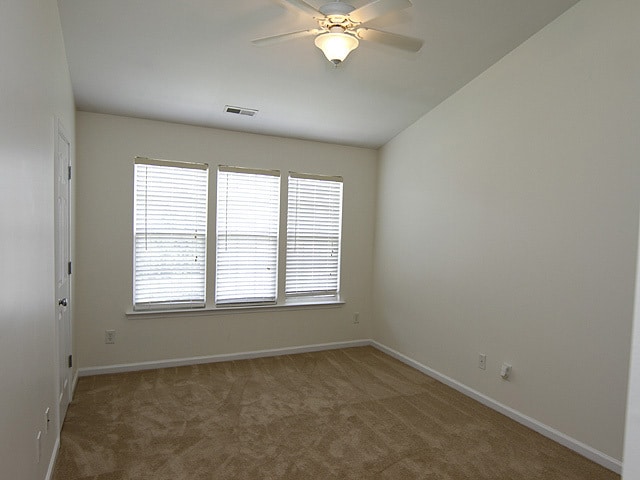 Building Photo - Cozy 2-Bedroom NW Raleigh Townhome just of...