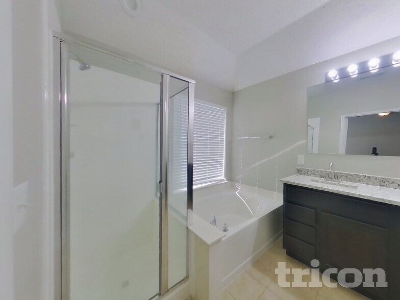 Building Photo - 4429 Spanish Oak Cir