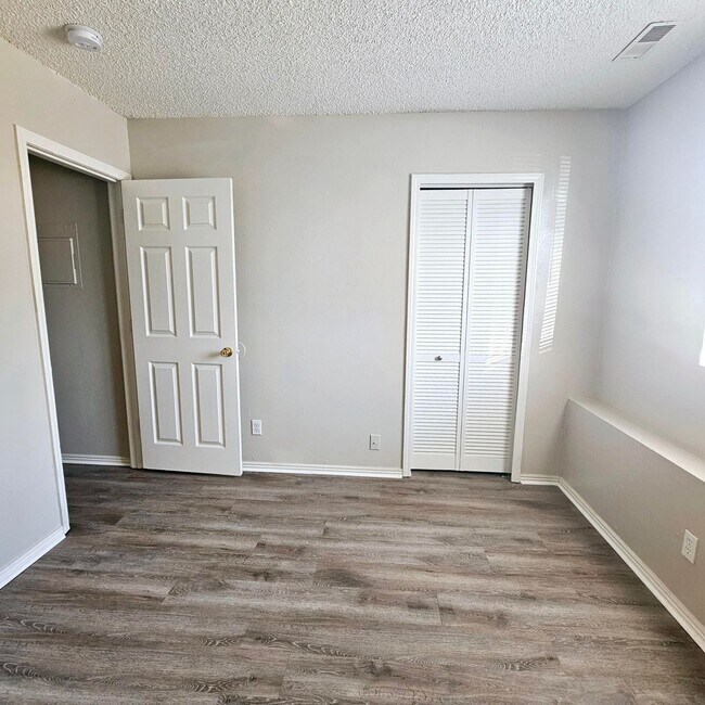 Building Photo - 1835 Zebulon Dr