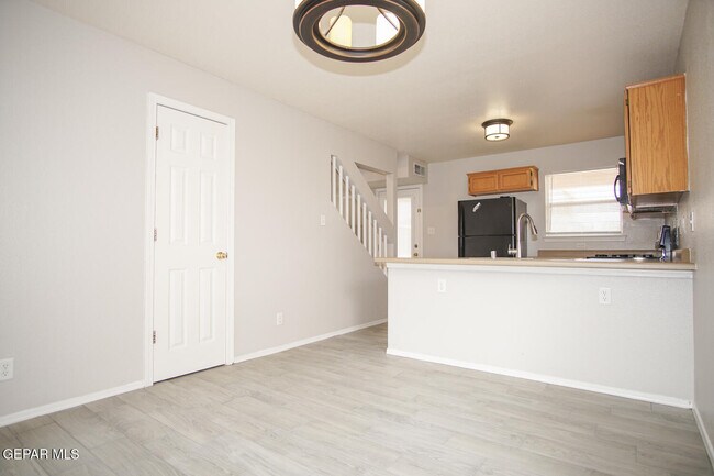 Building Photo - 3272 Garden Point Dr