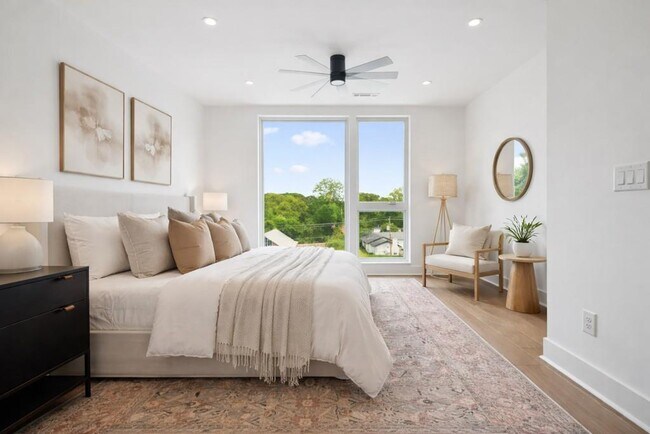 Building Photo - 1570 Flat Shoals Rd SE