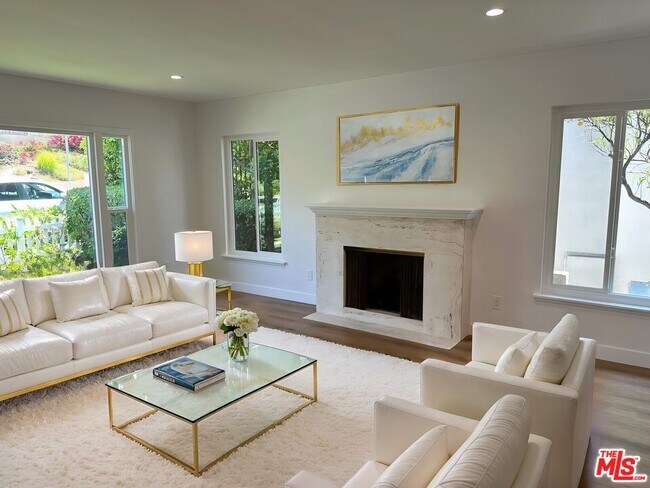 Primary Photo - 1125 Daniels Dr