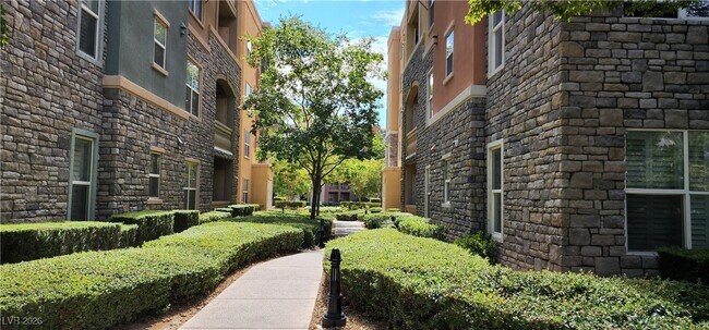 Building Photo - 56 E Serene Ave