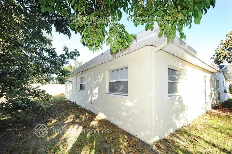 Building Photo - 6164 35th Ave N