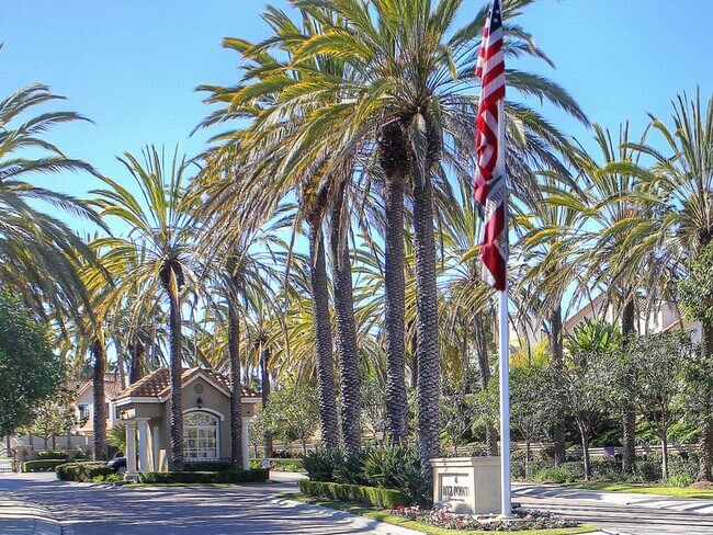 Building Photo - 2 Bedroom Dana Point Condo!