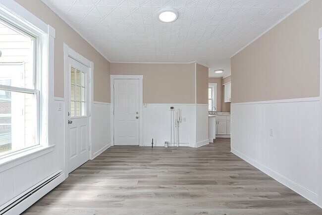 Building Photo - 78 Boisvert St