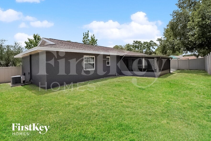 Building Photo - 818 Black Knight Dr