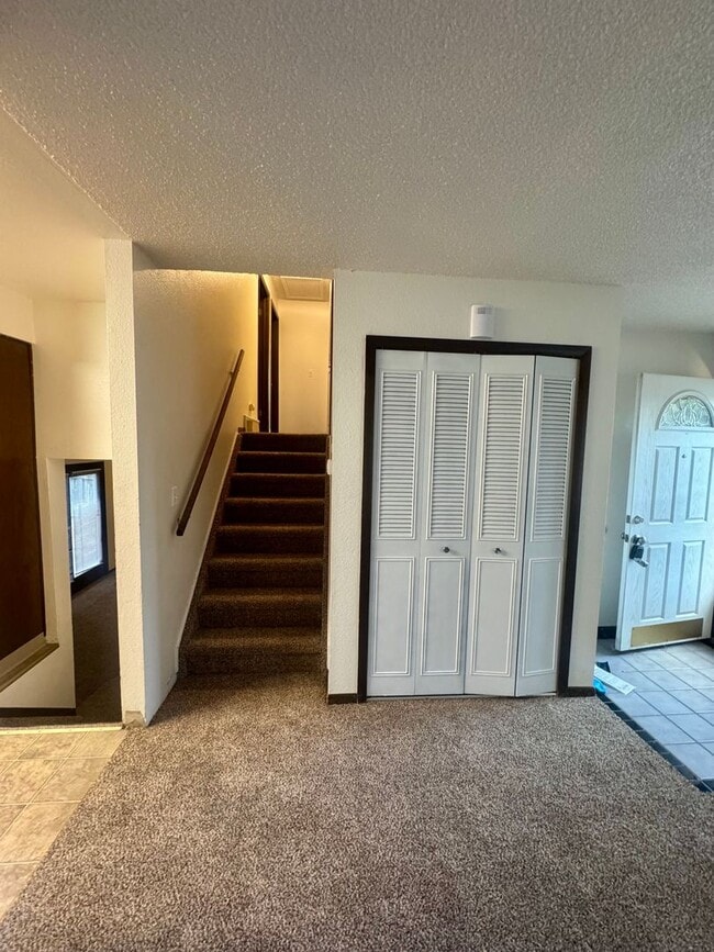 Building Photo - Vista Grande Terrace/4 Bedroom Home