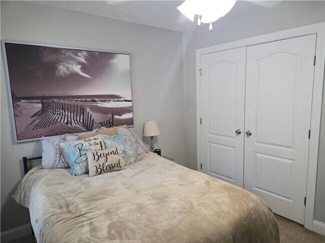 Building Photo - 7290 Sandcastle Ln