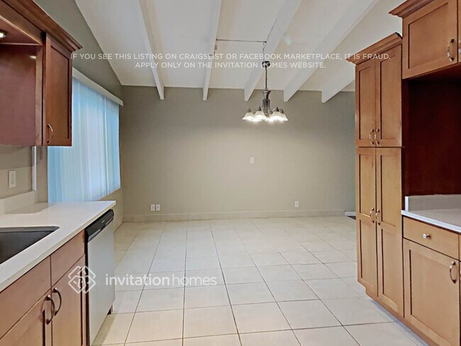 Building Photo - 469 Reiten Rd
