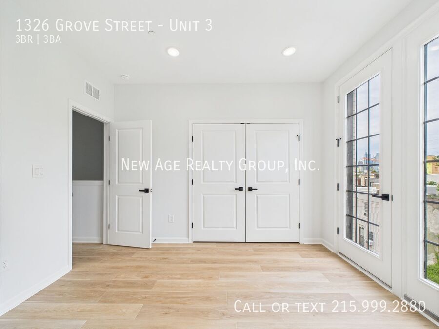 Building Photo - 1326 Grove St