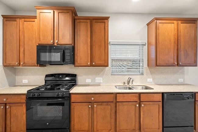 Building Photo - 135 San Bernard Dr