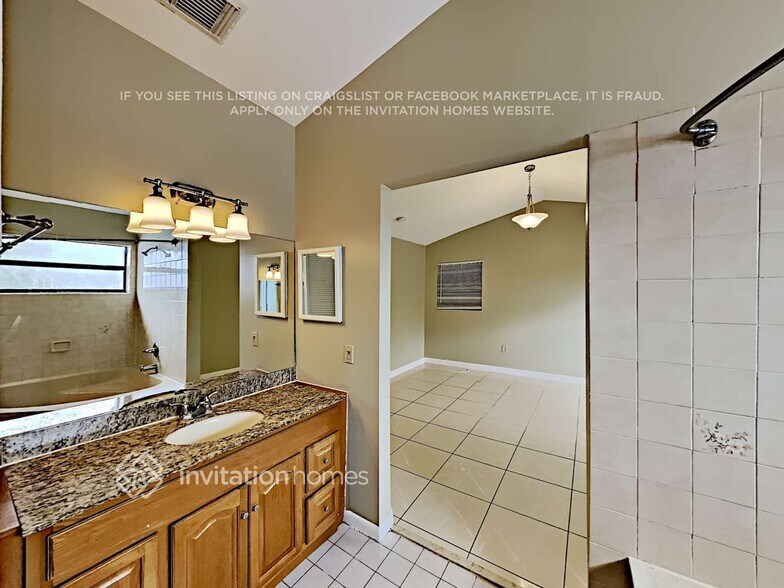 Building Photo - 10420 SW 67th St