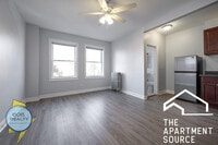 Building Photo - 6930 N Greenview Ave