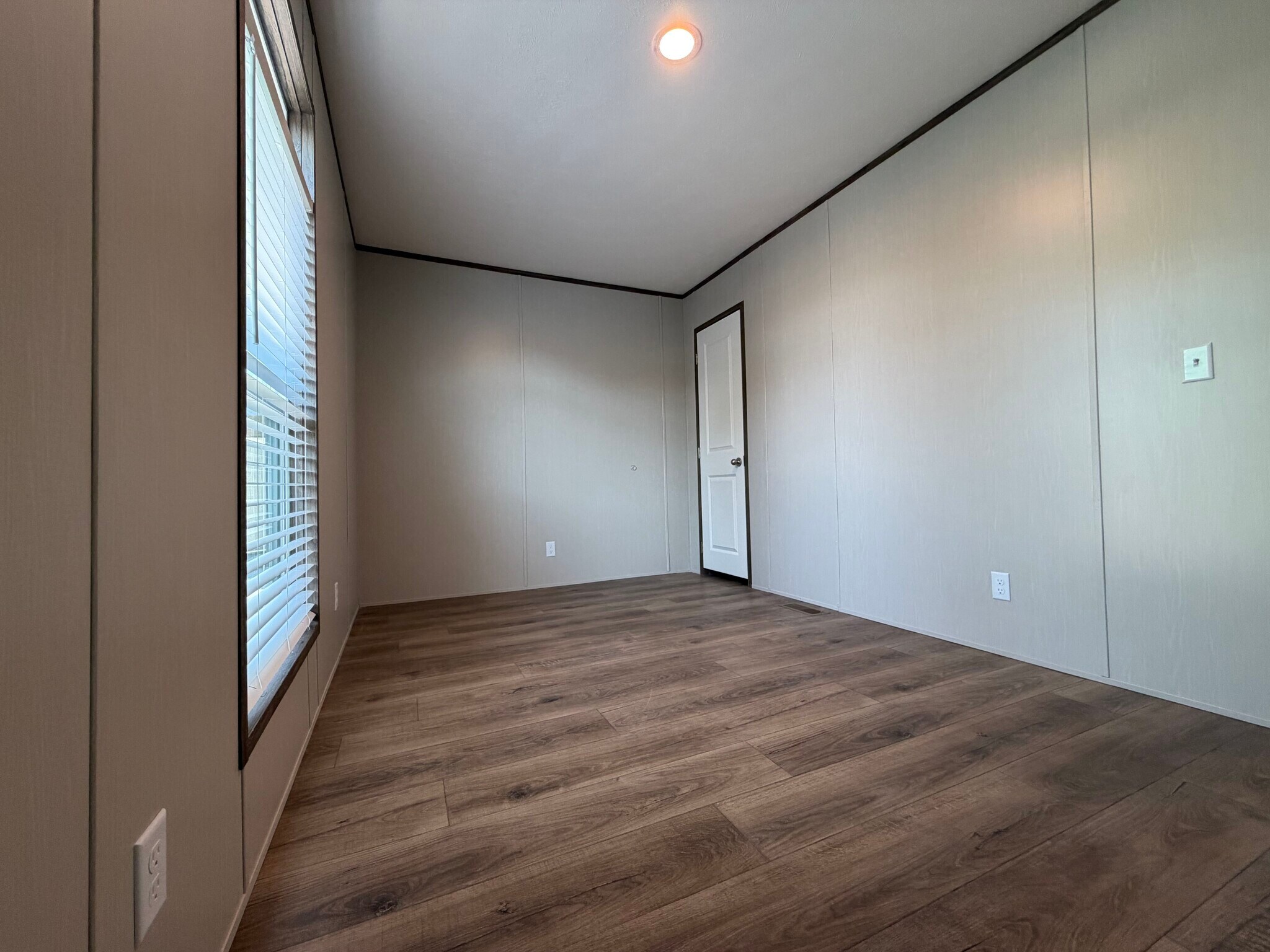 Building Photo - 709 N Collins Fwy