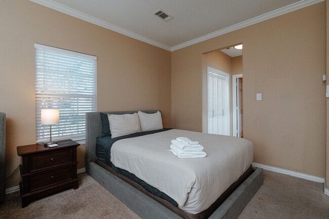 Building Photo - 3014 Falls Dr