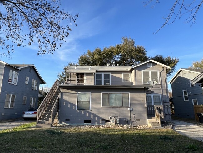 Building Photo - 430 Bryn Mawr Dr