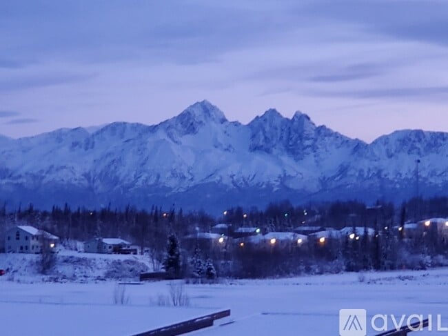 Building Photo - 2949 E Palmdale Dr