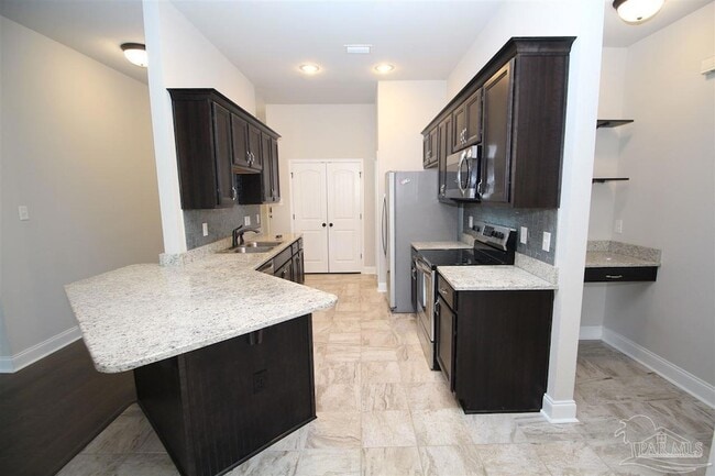 Building Photo - 8809 Bellawood Cir