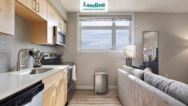 Building Photo - 4780 SE Milwaukie Ave