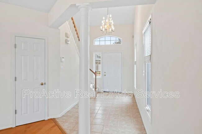 Building Photo - 9468 Bay Front Dr