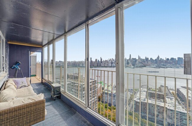 Building Photo - 6040 BLVD E