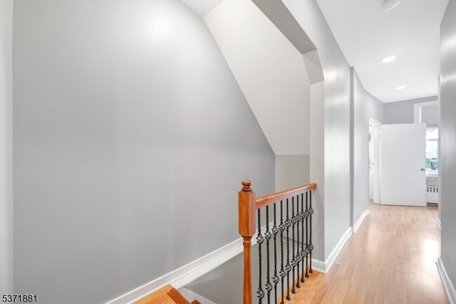 Building Photo - 38 Semel Ave