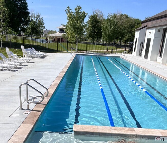 Building Photo - COMING SOON in SUGAR MILL POND!
