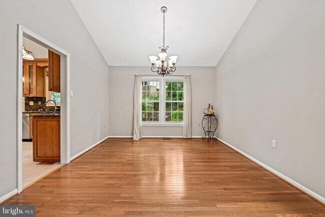 Building Photo - 9760 Hatmark Ct