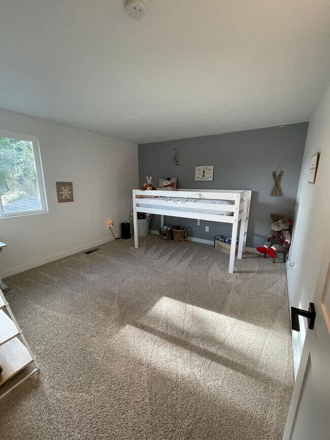 Building Photo - 13540 NE 190th Pl