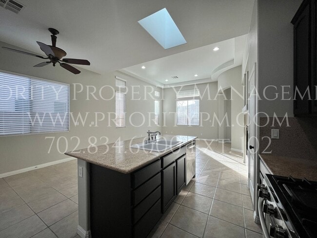 Building Photo - 9052 W Wolf Dancer Ave