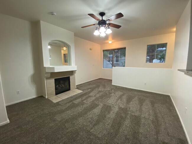 Building Photo - Great 2 Bedroom Condo!
