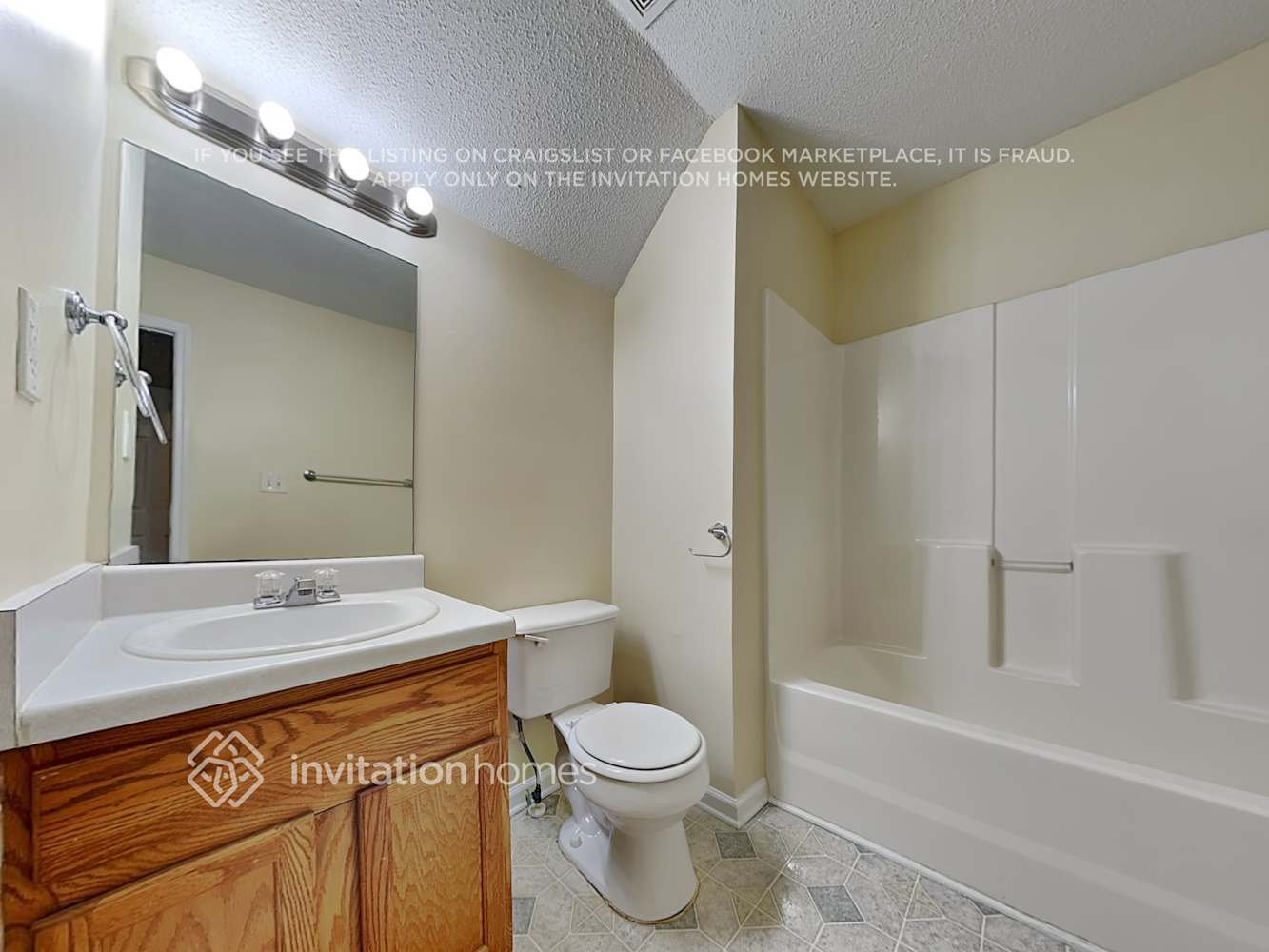 Building Photo - 204 Tulane Dr