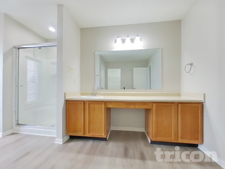 Building Photo - 9986 Split Rock Way