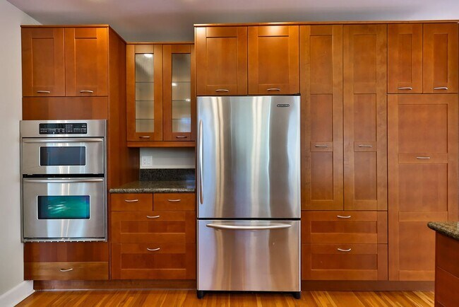 Building Photo - 1020 Madison Ave