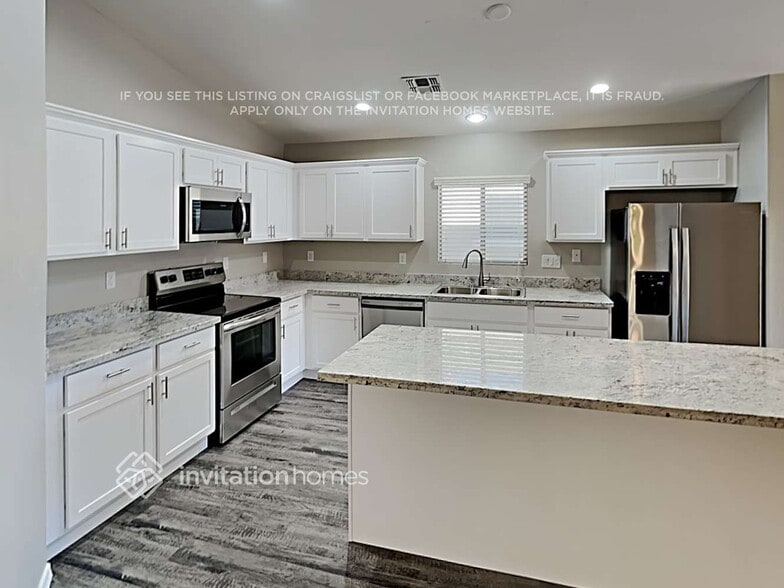 Building Photo - 1283 E Christopher St